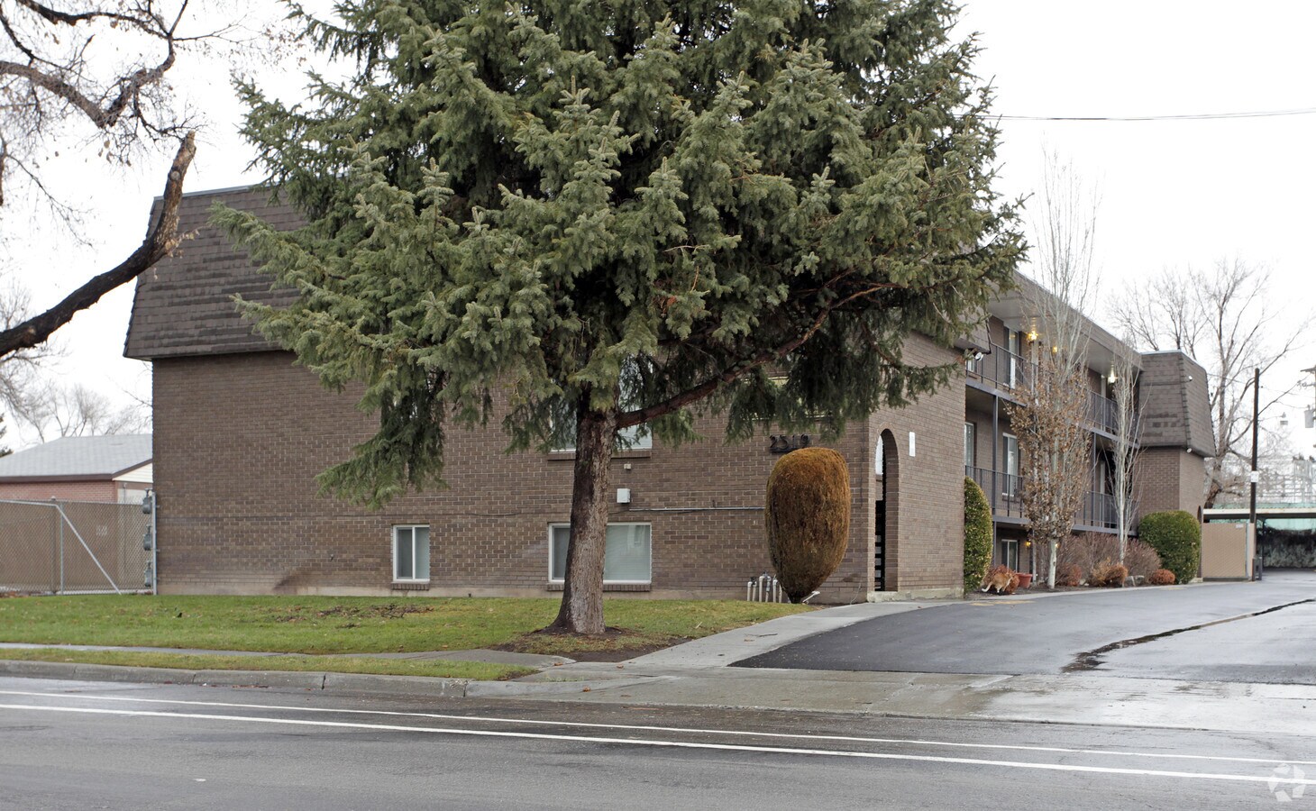 Photo - Parkway Apartments