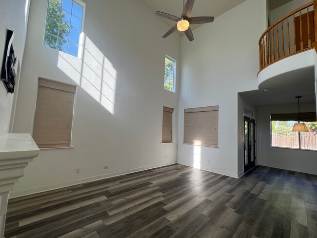 1098 E Monticello Cir