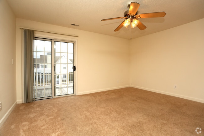 Photo - The Oaks of Dunlop Farms