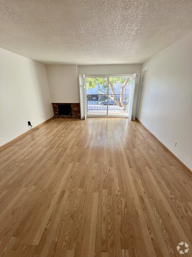 Building Photo - 608 Idaho Ave Unit 7 Rental