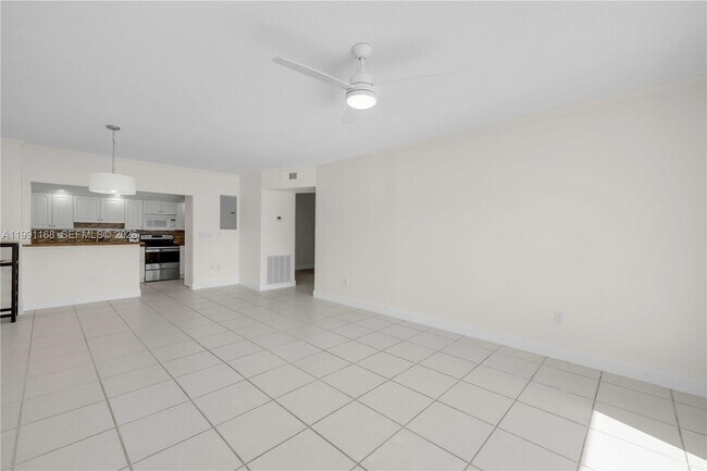 Photo - 462 Golden Isles Dr Unit 210