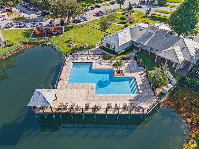 Resort-Style Pool - Retreat at Valencia Apartment Homes