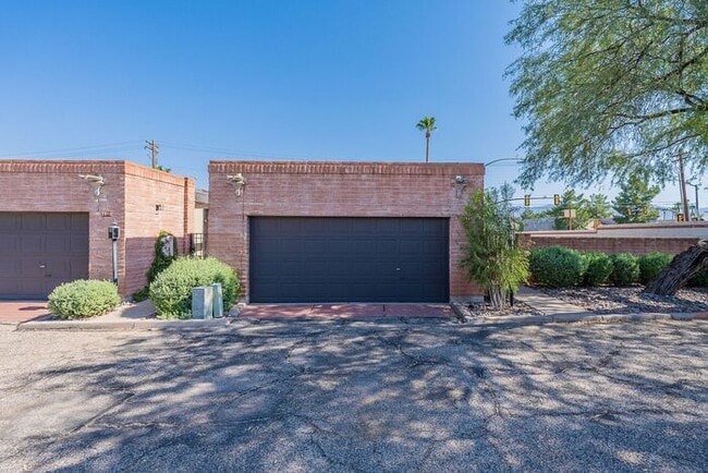 Photo - Pending/ Rented - Move-In Ready 2-Bed Tucs...