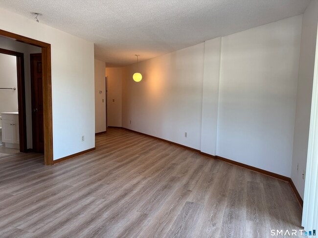 Photo - 1022 Main St Unidad 7