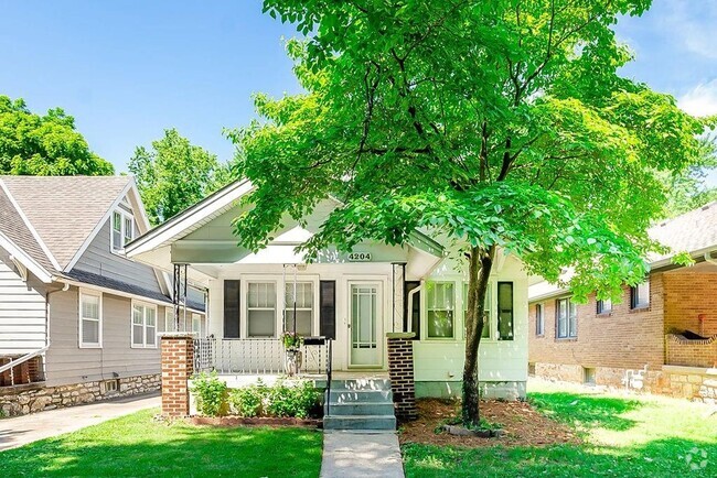 Building Photo - Charming Bungalow near KU Med Rental