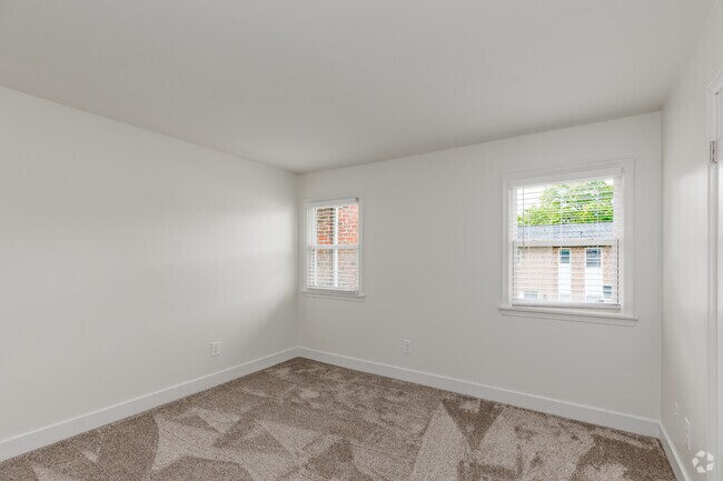 2BR, 1BA - 840SF - Primary Bedroom