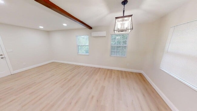 Photo - Charming 2 bedroom 1 bath - move in ready