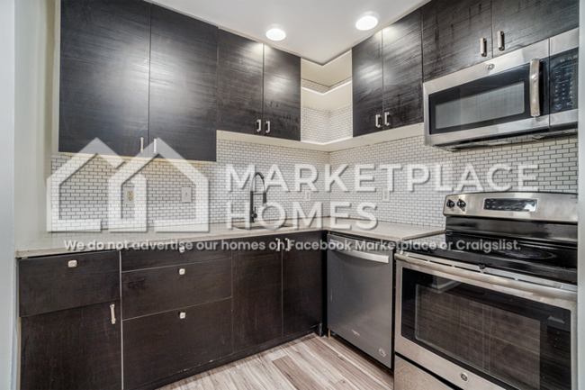 Photo - 519 Woodward Ave SE