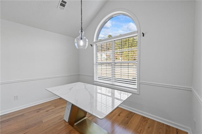 Photo - 367 Ayelsbury Ct