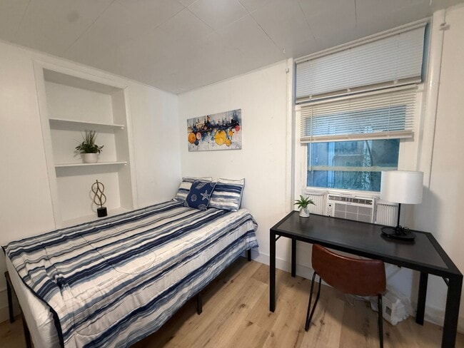 Photo - Affordable Private Guy Room in Avenues/University Area - Main Floor Unit 759 - 1B