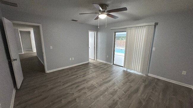 Photo - 12275 Linden Dr