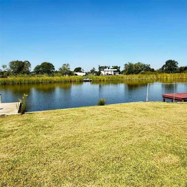 Photo - 143 Bastrop Bayou Dr