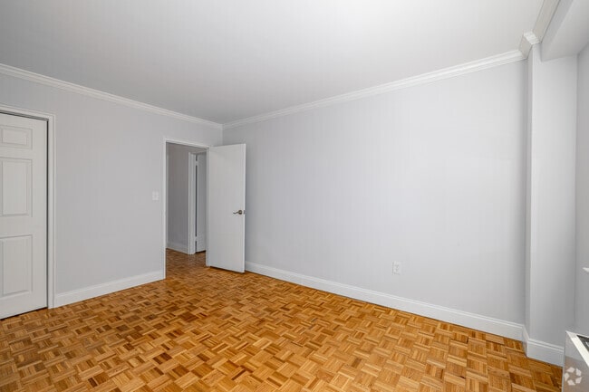 2BR, 2BA - 1,060SF - Second Bedroom