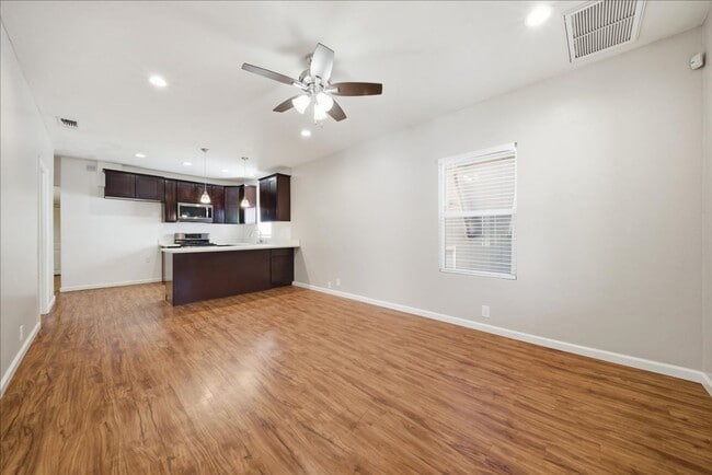Photo - 3153 2nd Ave