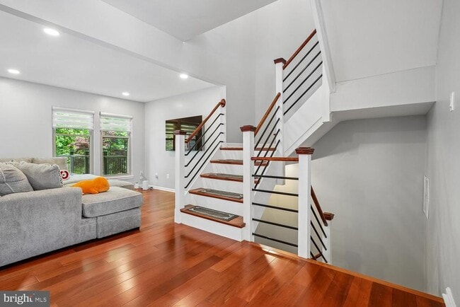 Photo - 6608 Westbury Oaks Ct