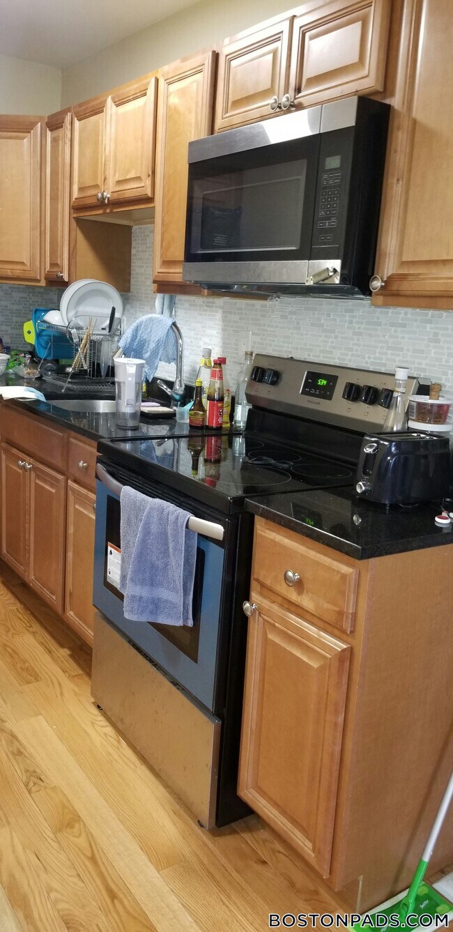 Photo - 19 Peterborough St Unit 4