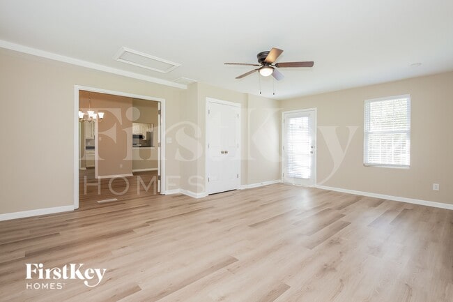 Photo - 2438 Amity Ave