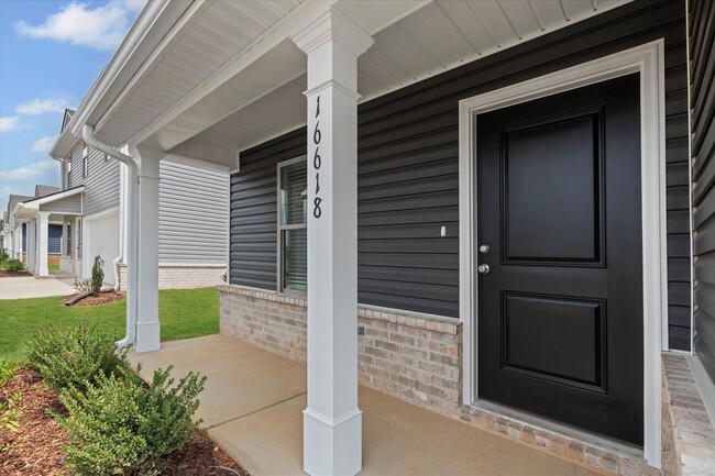 Photo - New 4BR Home in Whispering Woods – Spaciou...