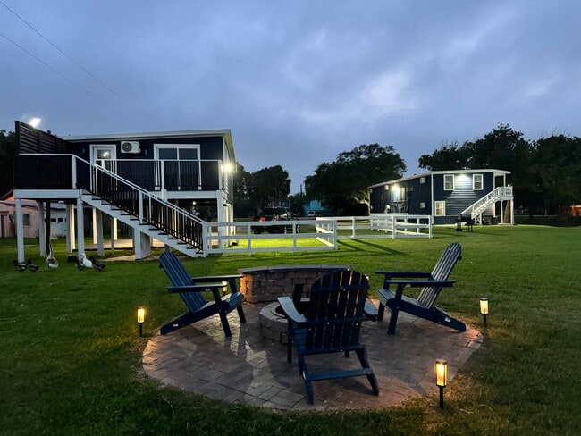 Building Photo - 5202 County Road 469 Unit 7