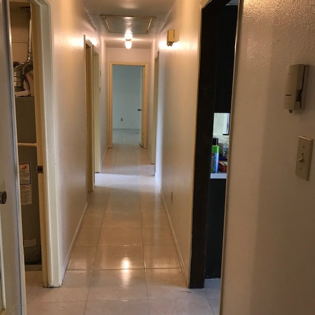 Pasillo - 1202 Peach Spring Dr