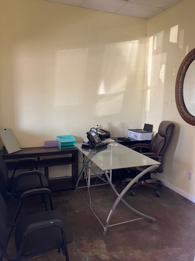 Photo - 808 W Dickinson Blvd