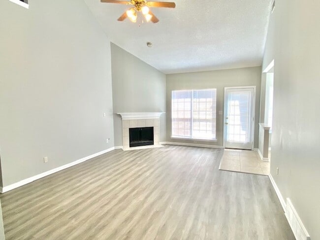 Photo - WeepingCherryLn9035 Unit 1