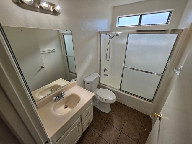 Photo - 2703 E 57th St Unit 4