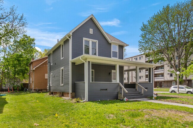Photo - 713 W Illinois St Unidad 3
