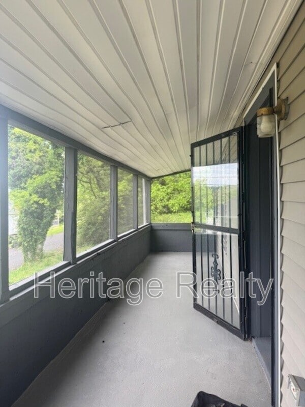 Photo - 2400 Center Ave SE