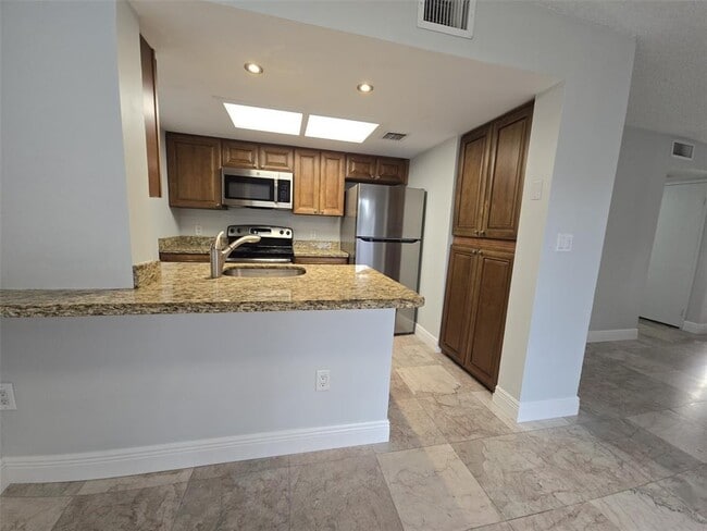 Photo - 8414 Coral Lake Way