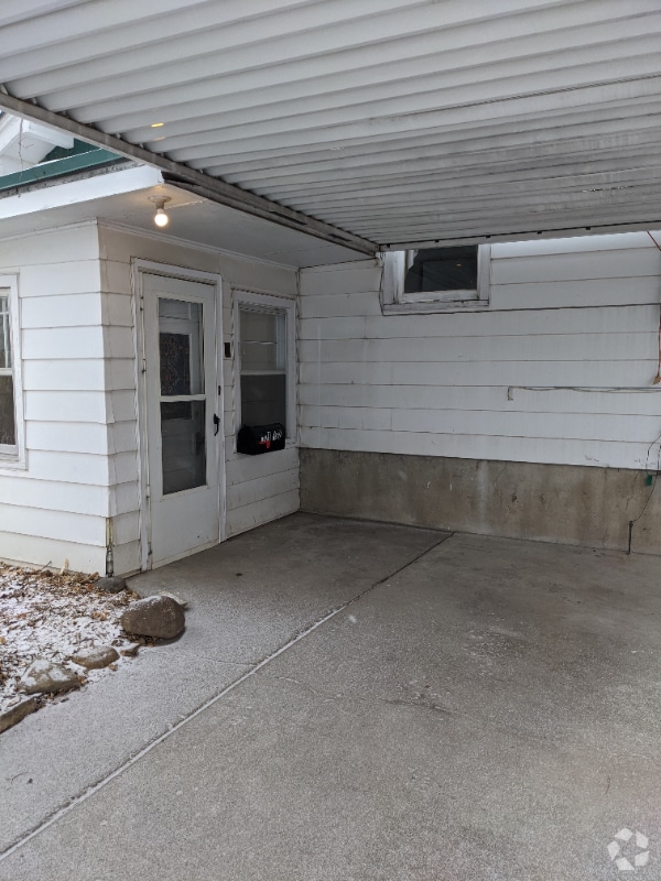 Building Photo - 109 S 8th Ave Rental