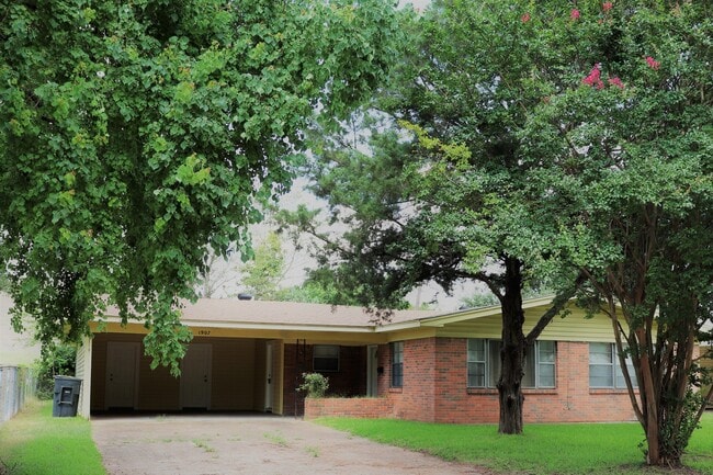 Building Photo - Bossier City, LA - 71112 - Beautifully upd... Rental