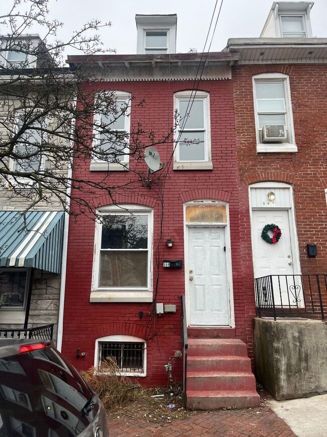 Fully renovated 3 bedrooms 1 bath House - Fully renovated 3 bedrooms 1 bath House