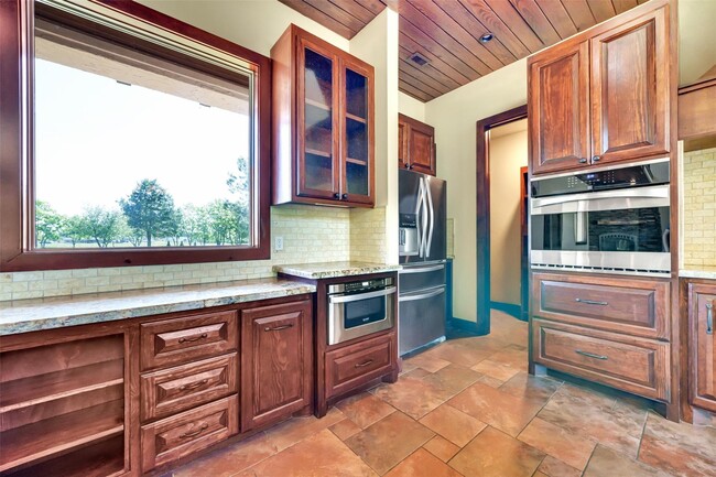 Photo - 18001 Mueschke Rd