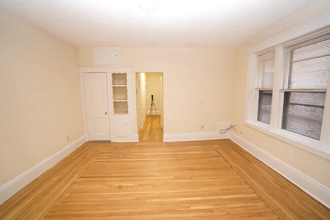 Building Photo - 1872 Commonwealth Ave Unit 7