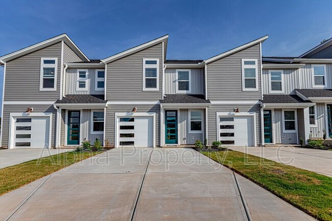 Photo - 1218 Westgate Vlg Dr Townhome