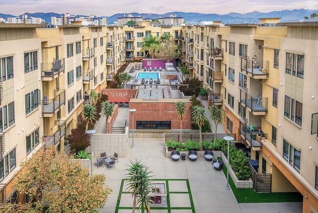 Photo - 5600 Wilshire Apartments