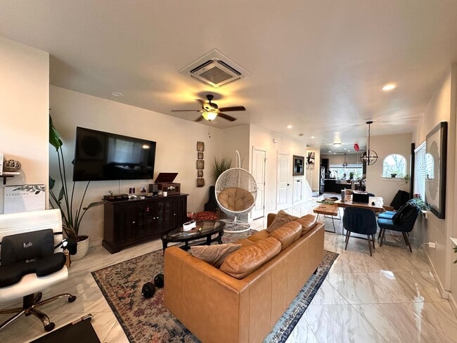 Photo - Two Story 3 Bedrooms and 2.5 Bathroom Home for Rent in Core Central Austin, North of Hyde Park