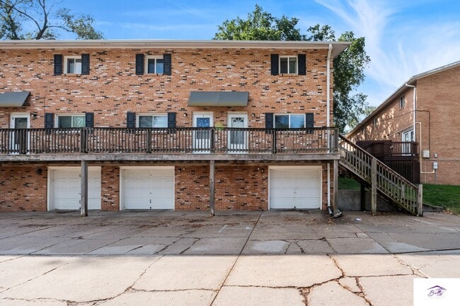 Building Photo - WELCOME HOME!