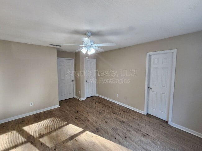 Photo - 2284 Coach Way