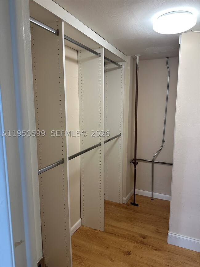 Building Photo - 2731 NE 14th St Unit 205