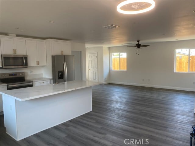 Photo - 221 W 7th St