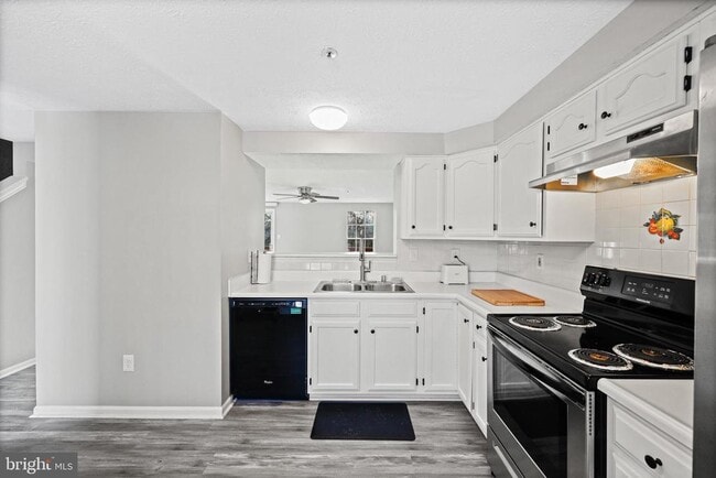 Photo - 6076 Laurel Wreath Way