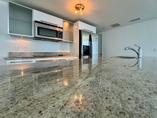 Photo - 185 SW 7th St Unidad 2411