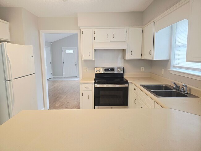 Photo - 212 E Mell St