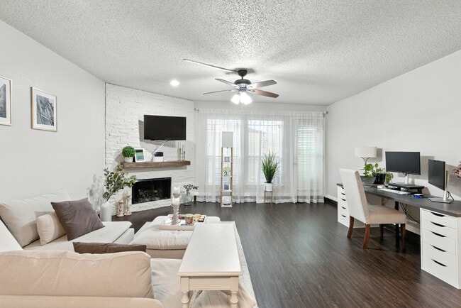 Building Photo - 2277 S Kirkwood Rd Unit 913 Rental