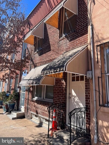 Building Photo - 1918 N Mascher St
