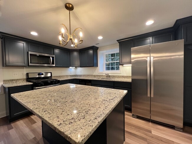 Building Photo - MOVE IN READY!!!! Unit C Rental