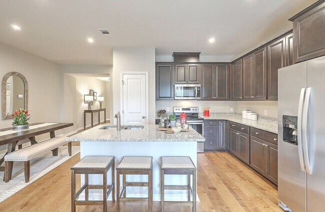 Photo - 102 Benelli Dr