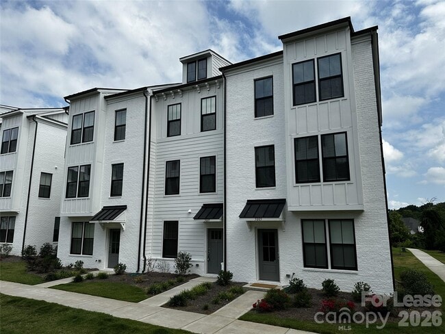 Building Photo - 5005 Layman Dr